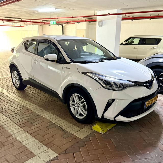 מודעת רכב טויוטה C-HR