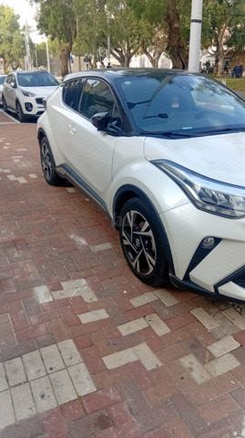 מודעת רכב טויוטה C-HR