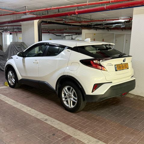 מודעת רכב טויוטה C-HR