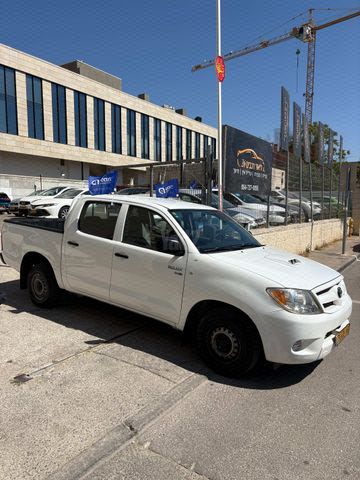 מודעת רכב טויוטה היילקס ויגו