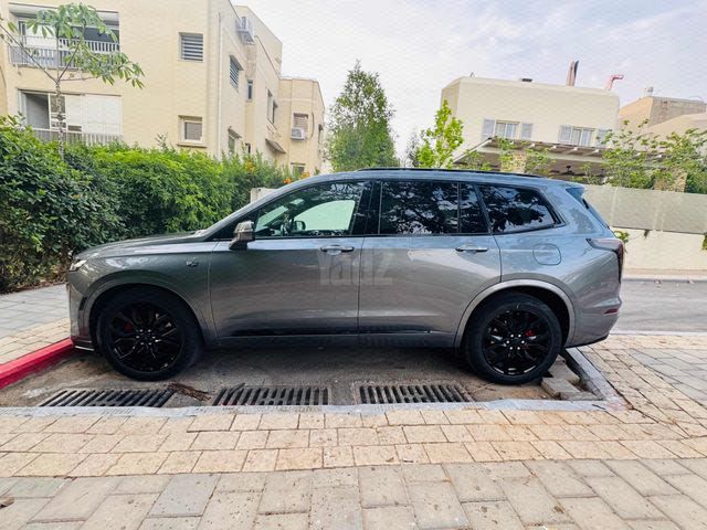 מודעת רכב קאדילק XT6