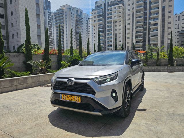 מודעת רכב טויוטה RAV4
