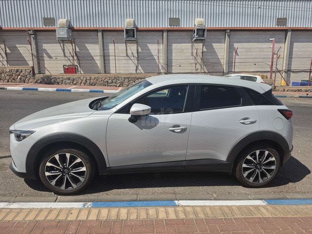 מודעת רכב מאזדה CX-3