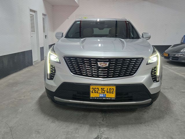 מודעת רכב קאדילק XT4