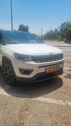 מודעת רכב ג'יפ קומפאס
