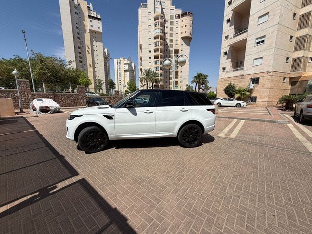 מודעת רכב לנד רובר ריינג' רובר ספורט
