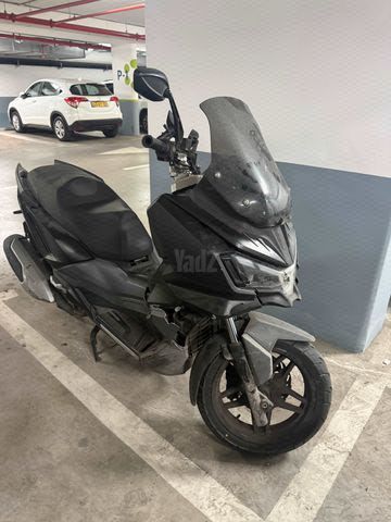 מודעת רכב סאן יאנג ADX 300
