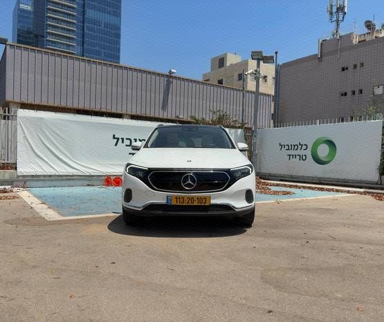 מודעת רכב מרצדס-בנץ EQA