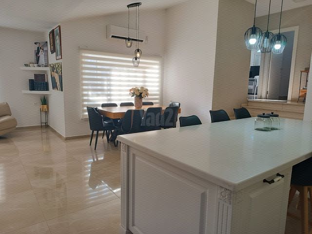 לוטוס 19