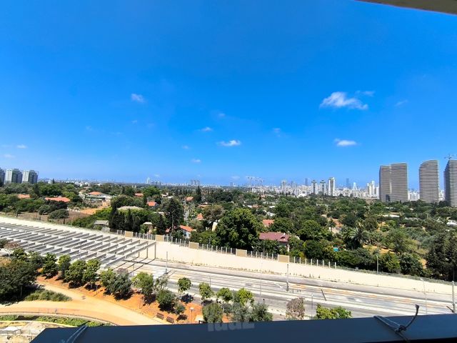 חיים בר לב 
