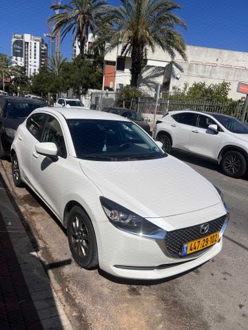 מודעת רכב מאזדה 2