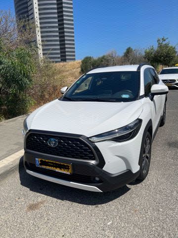 מודעת רכב טויוטה קורולה קרוס