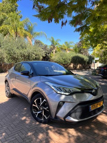 מודעת רכב טויוטה C-HR