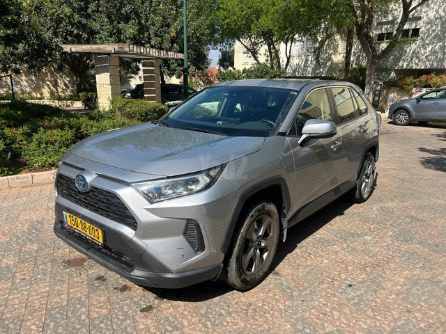 מודעת רכב טויוטה RAV4
