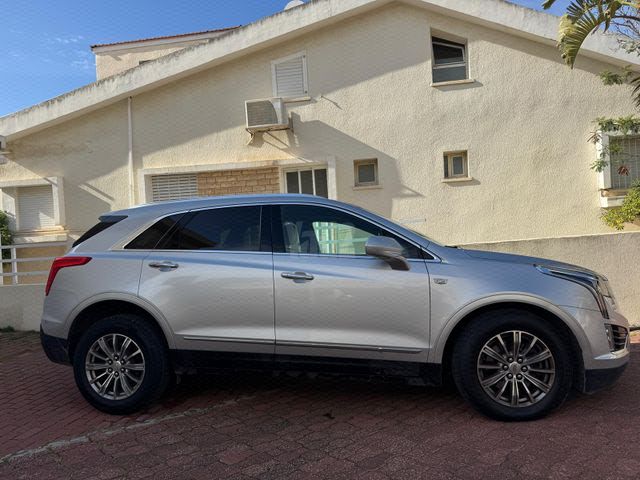מודעת רכב קאדילק XT5