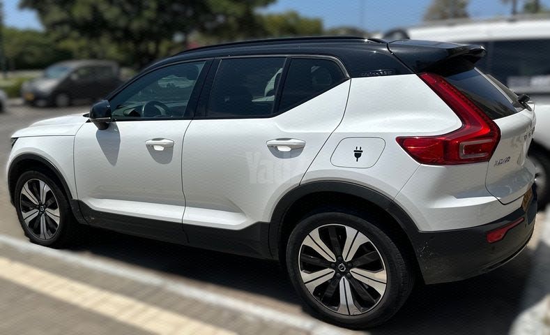 מודעת רכב וולוו XC40