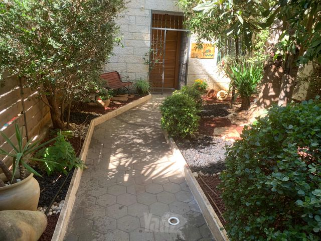 תמונה 2 של דירת 6 חדרים להשכרה בירושלים