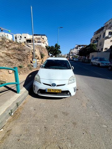 מודעת רכב טויוטה פריוס