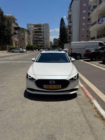 מודעת רכב מאזדה 3