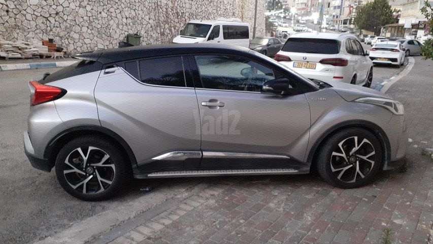 מודעת רכב טויוטה C-HR
