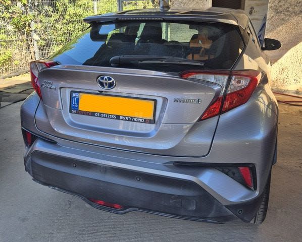 מודעת רכב טויוטה C-HR