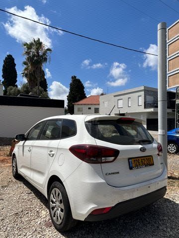 מודעת רכב קיה קארנס