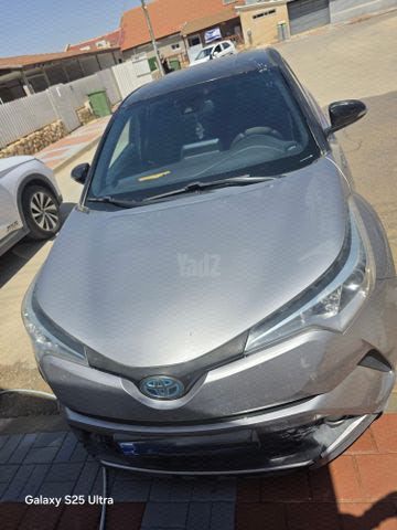 מודעת רכב טויוטה C-HR