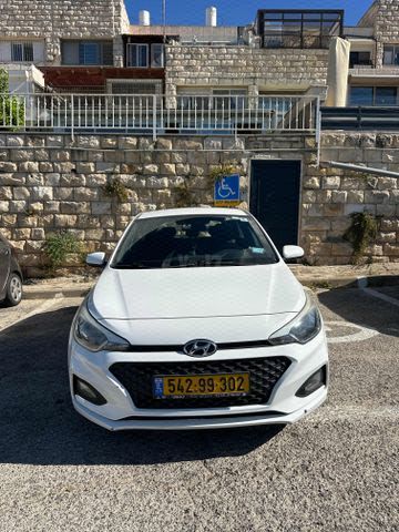 מודעת רכב יונדאי i20