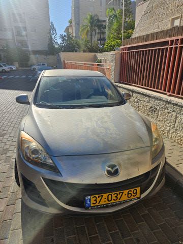 מודעת רכב מאזדה 3