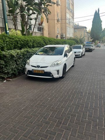 מודעת רכב טויוטה פריוס
