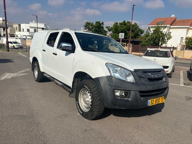 מודעת רכב איסוזו די-מקס