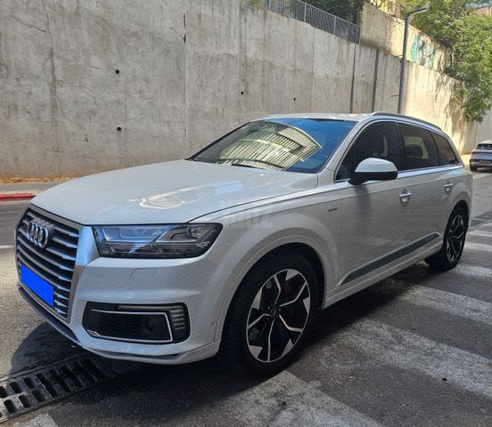 מודעת רכב אאודי Q7