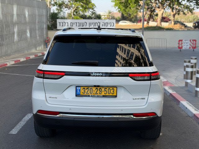מודעת רכב ג'יפ גרנד צ'ירוקי 2