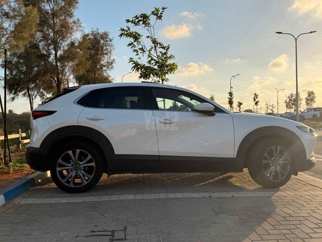 מודעת רכב מאזדה CX-30