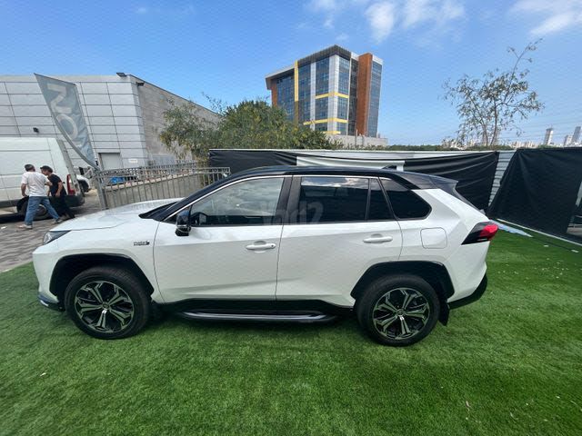 מודעת רכב טויוטה RAV4 2