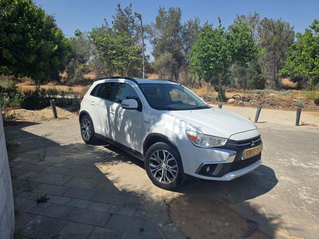 מודעת רכב מיצובישי ASX
