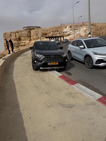 מודעת רכב טויוטה RAV4