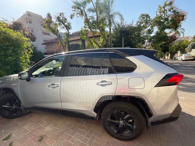 מודעת רכב טויוטה RAV4