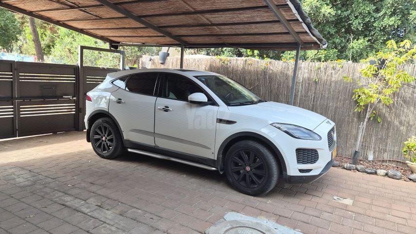 מודעת רכב יגואר E-Pace