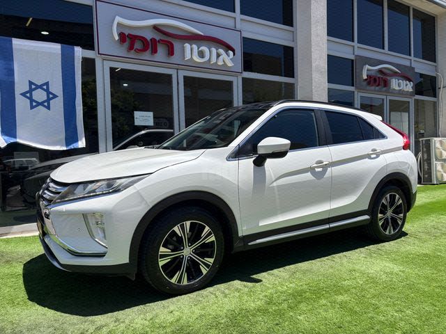 אקליפס קרוס Premium אוט׳ 1.5 (163 כ״ס)