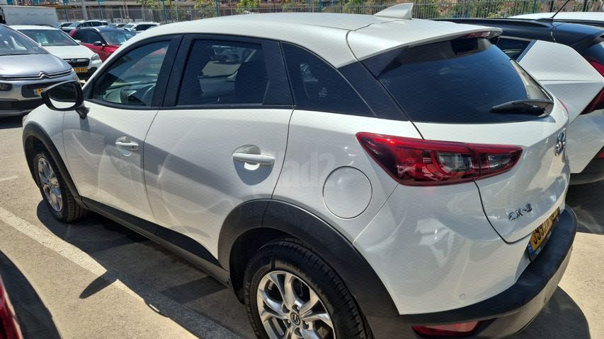 מודעת רכב מאזדה CX-3