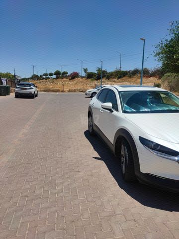 מודעת רכב מאזדה CX-30