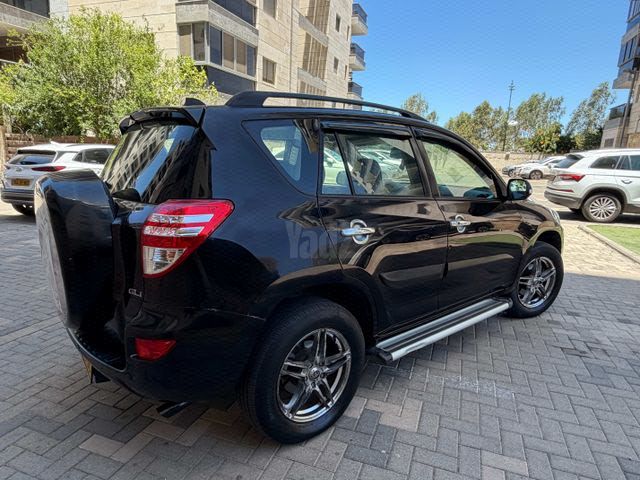 מודעת רכב טויוטה RAV4 2