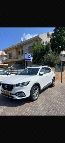 מודעת רכב אם ג'י EHS PHEV