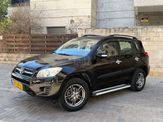 מודעת רכב טויוטה RAV4
