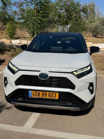 מודעת רכב טויוטה RAV4