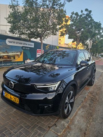 מודעת רכב וולוו XC40