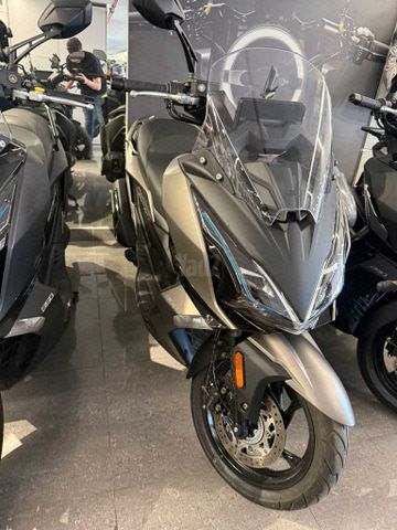 מודעת רכב קימקו דאון-טאון 350