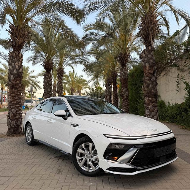 סונטה Luxury היברידי אוט׳ 2.0 (192 כ״ס)