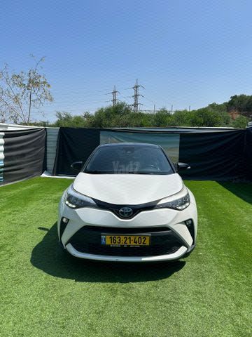 מודעת רכב טויוטה C-HR
